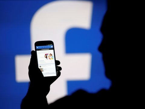 Azərbaycanda “Facebook”u donduranların sayı ÇOXALIR