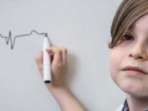 8 yaşlı uşaq universitet tələbəsi oldu