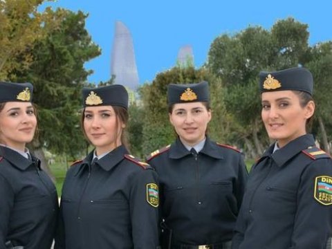 100 yaşlı polisimizin qadın əməkdaşları...   