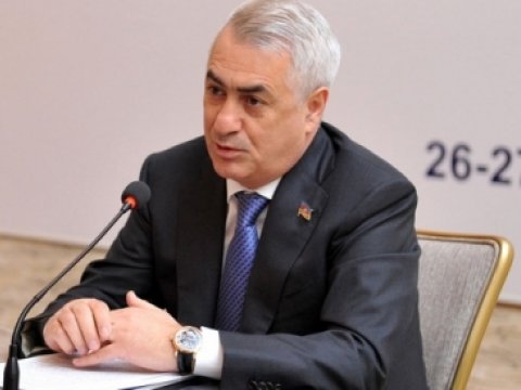 Cavid Qurbanov dəmir yollarındakı vəziyyətlə bağlı m&uuml;şavirə ke&ccedil;irdi