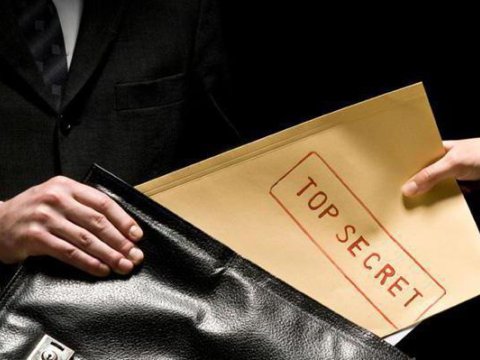 Qərb Rusiyanın məxfi sənədlərini ələ keçirdi - Moskva xəyanətkar AXTARIŞINDA 