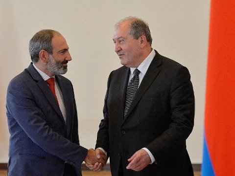 Paşinyan səlahiyyətlərini prezidentlə b&ouml;l&uuml;şmək istəmir