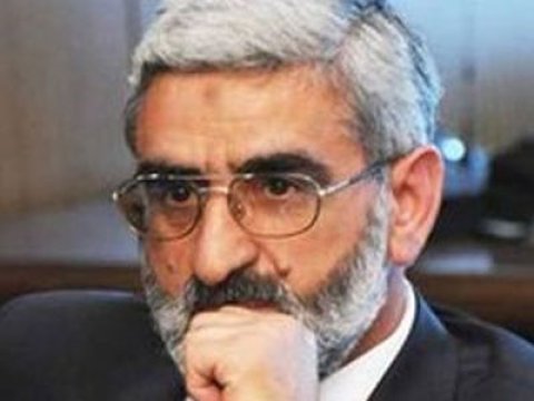 Mirmahmud Mirəlioğlu Oqtay Gülalıyevin ittihamlarına ironiya etdi: “Boş verin”