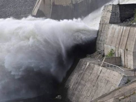 Su Elektrik Stansiyasının bəndi çökdü: Yüzlərlə insan itkin düşdü