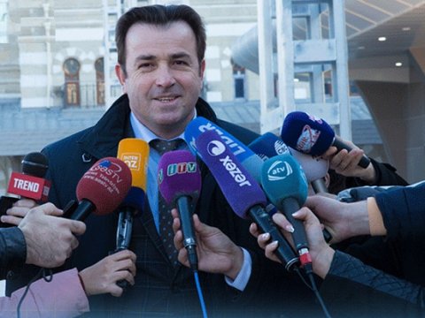 Cavid Qurbanov öz işçisindən narazı qalıb