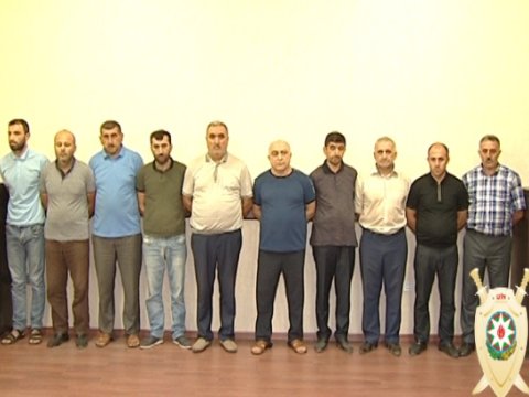 Bakıda pirat dərslik və test topluları hazırlayan dəstə tutuldu - FOTOLAR