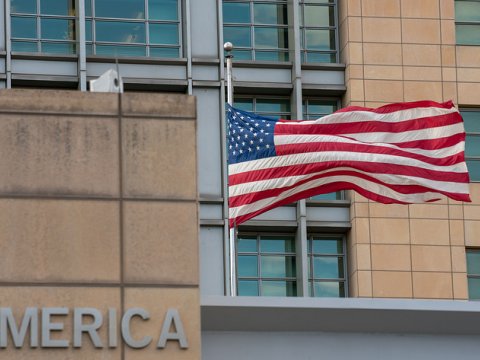 ABŞ səfirliyində qadın casus aşkarlandı – Prezidentlər haqda məxfi məlumatlara malik olub