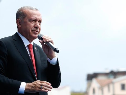 Ərdoğan: “Kimin yastığının altında dollar, qızıl varsa, gətirib dəyişsin”