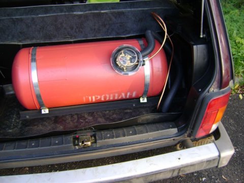 Benzin bahalaşdı - Maşınlara qaz avadanlığı quraşdıranların müraciəti artdı   