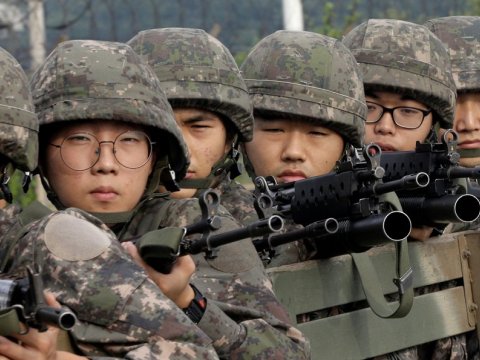 Cənubi Koreya hərbi büdcəsini artırır