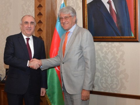Elmar Məmmədyarov diplomatik fəaliyyəti başa çatan səfiri qəbul etdi