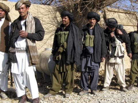 Taliban 19 hərbçini güllələdi