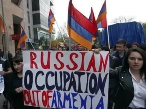 Rəsmi Yerevan Moskva ilə ziddiyyətlərini etiraf etdi: “Kreml ilə gərginlik var...”