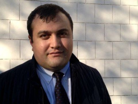 Vəkillər Kollegiyası  Elçin Sadıqovla bağlı şikayətə baxır