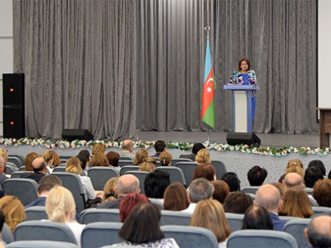 Məktəb direktorları toplandı: nazir müavini tapşırıq verdi