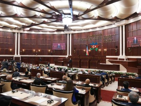 Milli Məclisin xüsusi iclası başa çatdı   