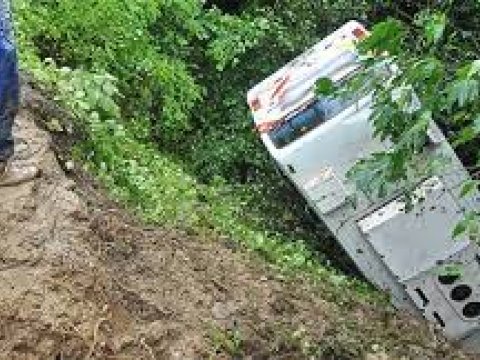 Avtobus qəzasında 13 nəfər öldü