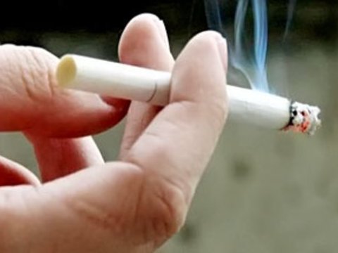 Maşın sürərkən siqaret çəkmək qadağan edilsin! - Deputatdan maraqlı TƏKLİF   