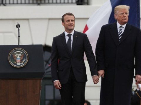 Trampla Makronun arası dəyib