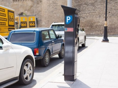 Bakıda avtomobil parklanması ilə bağlı YENİLİK edilir - Ödəniş nağdsız qaydada olacaq