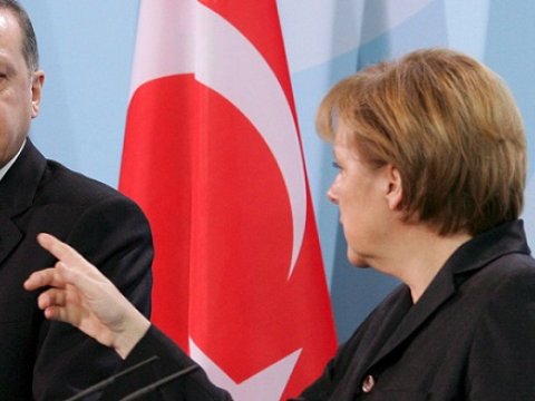 Ərdoğan Merkellə danışıqlar apardı