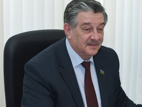 Milli Məclisin deputatı: “Rus dilini saxlamaqla Azərbaycan suverenliyini itirmir”