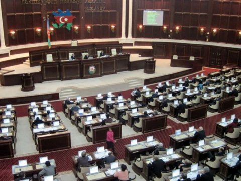 Milli Məclisin iclası başladı   