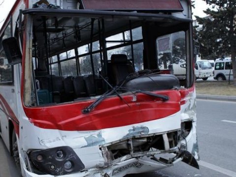 Deputatdan avtobus sürücülərinə sərt TƏNQİD: “Necə istəyirlər, elə də sürürlər”