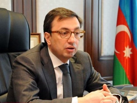 Deputat Rüfət Aslanlını sərt tənqid etdi: “Normal adam olsaydı, normal işləyərdi”