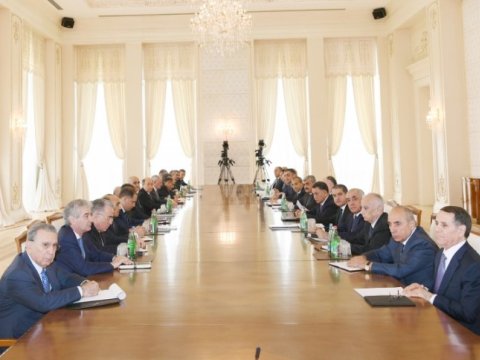 Əli Həsənov Hökumətin iclasına niyə gəlmədi?..   