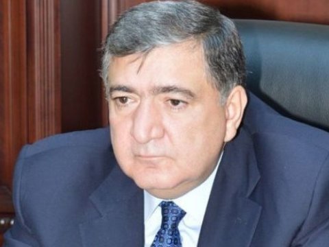 Fazil Məmmədov reanimasiyaya d&uuml;ş&uuml;b - xanımı onu tək buraxmır  &nbsp;