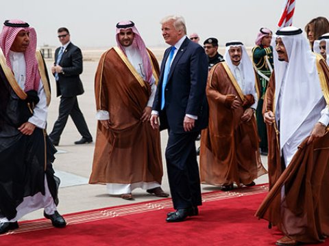 Tramp Dövlət katibini təcili Səudiyyə Ərəbistanına yolladı