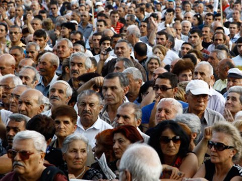 Erməni qadınları doğmaq istəmir - Ölkə demoqrafik uçurum ASTANASINDA
