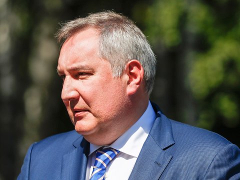 Ağ Ev Putinin adamını sanksiya siyahısından çıxardı