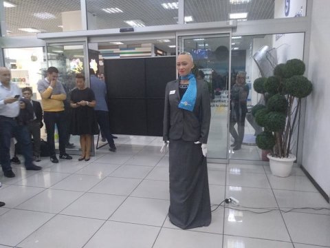 Məşhur robot &ldquo;ASAN Xidmət&rdquo;də rəy sorğuları aldı