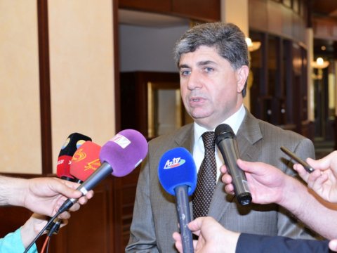 Parlament 2 iclasa 57 məsələ müzakirəyə çıxarır