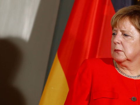 Merkel partiya sədrliyindən gedir