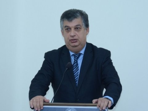 Deputat maaşlarla bağlı məsələ qaldırdı