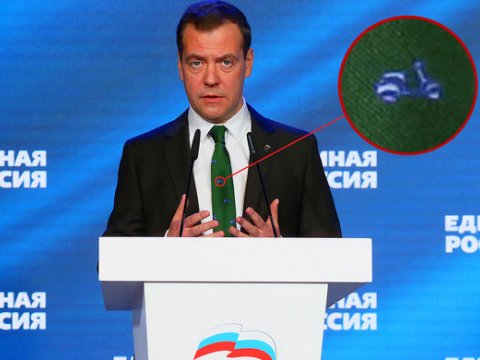 Medvedev: &ldquo;Hansı qalstuku geyinəcəyimi yaxınlarımla m&uuml;zakirə edirəm&rdquo;