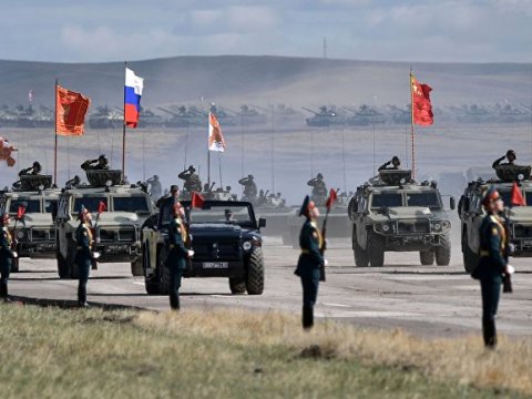 Soyuq müharibə QAYIDIR: Rusiya Kubada hərbi baza yerləşdirmək İSTƏYİR