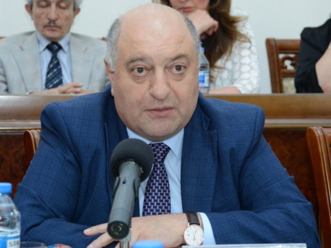 “Normadan 2 dəfə çox insulin istifadə etməliyik”