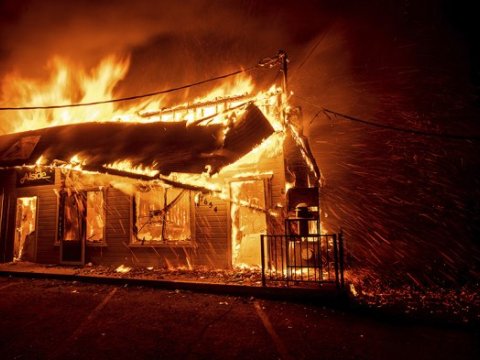 Dəhşətli yanğında 63 nəfər &ouml;ld&uuml;, 630 nəfər itkin d&uuml;şd&uuml;