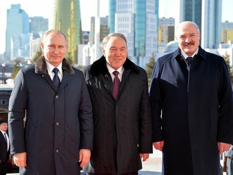 Putin Lukaşenko və Nazarbayevə zəng etdi