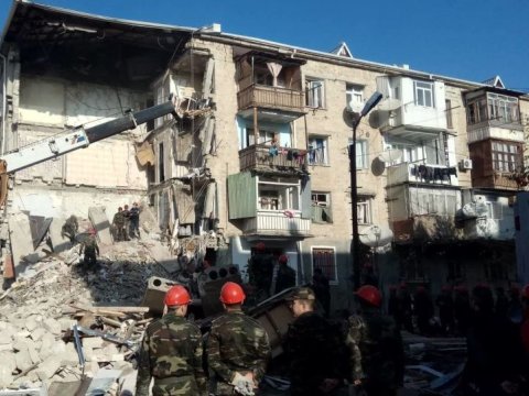 Gəncədə partlayış olan binadan 36 mənzilin sakinləri köçürüldü  