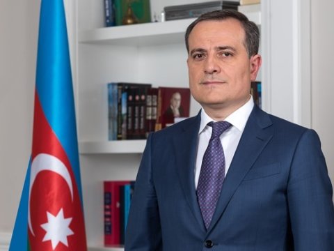 Nazir aktyorun məktəb direktorunu döyməsini PİSLƏDİ: “Bu, qəbuledilməzdir”