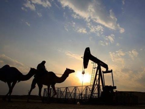 Neft ucuzlaşır, manatın taleyi necə olacaq? - Ekspert ŞƏRHİ