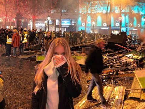 Rusiyalı məmur qızı Parisdəki aksiya&ccedil;ıları &ldquo;zombi&rdquo; adlandırdı