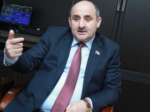 Deputat nazirə sual etdi: “Niyə nəvələr bu siyahıya daxil edilməyib?”