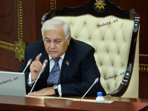 Oqtay Əsədov deputatlara irad tutdu
