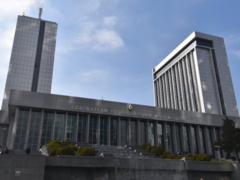 Deputatlar Xeyriyyəçilərin vergidən azad olunmasını İSTƏYİRLƏR